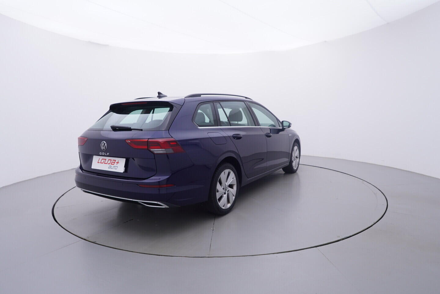 OV190V11059_14.webp_GOLF VARIANT Style 2.0 TDI 110 kW manuál, DPH