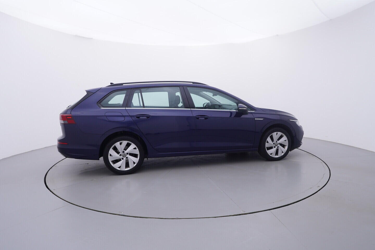 OV190V11059_15.webp_GOLF VARIANT Style 2.0 TDI 110 kW manuál, DPH