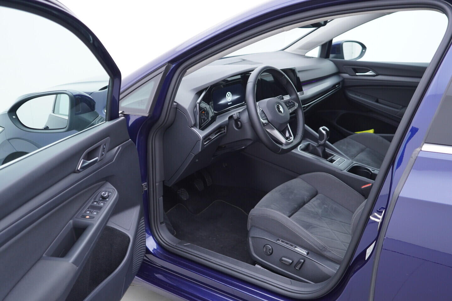 OV190V11059_18.webp_GOLF VARIANT Style 2.0 TDI 110 kW manuál, DPH