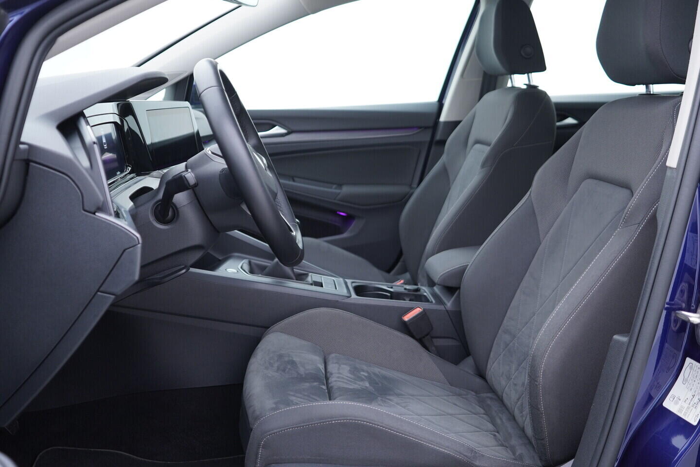 OV190V11059_23.webp_GOLF VARIANT Style 2.0 TDI 110 kW manuál, DPH