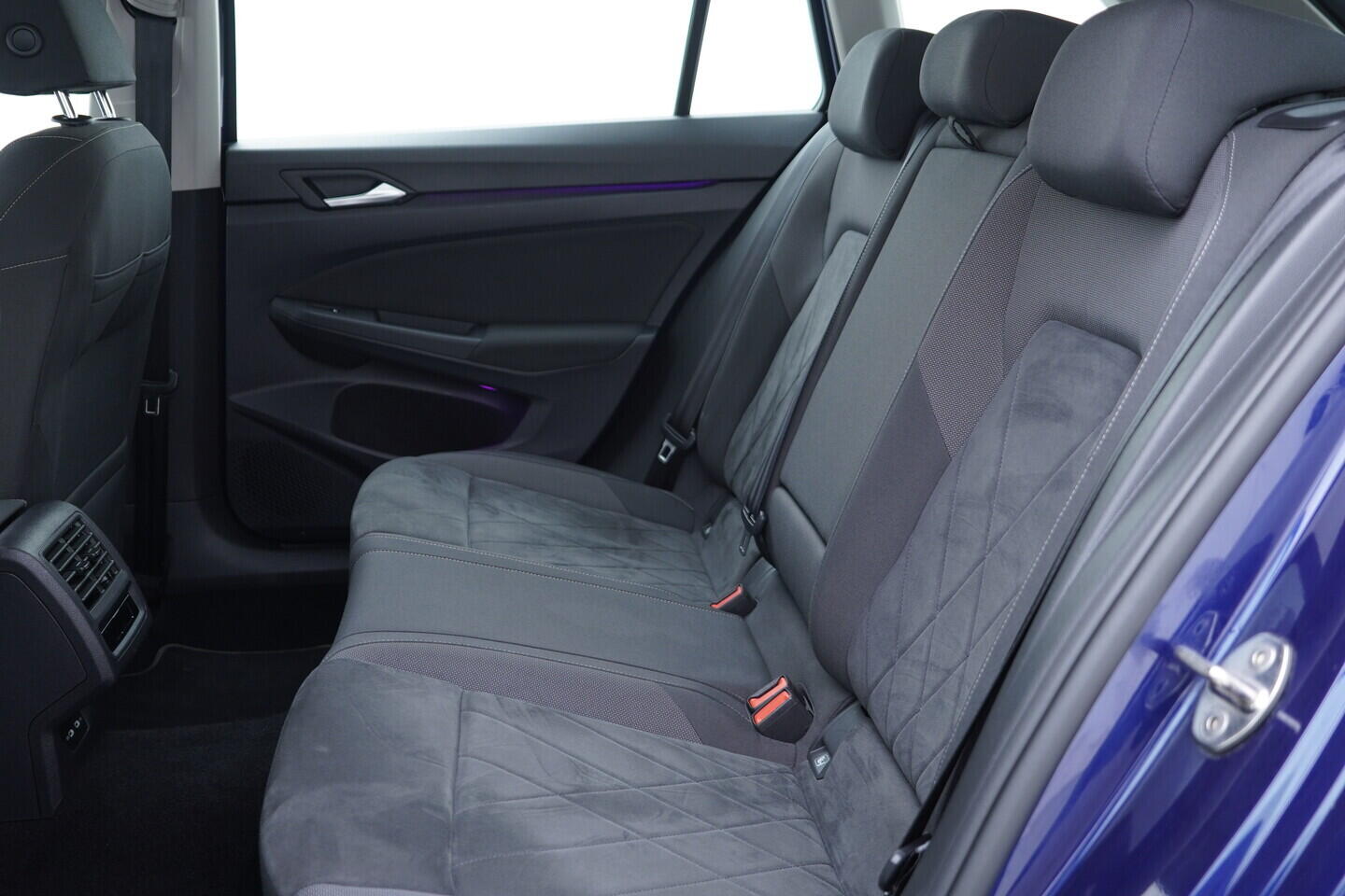 OV190V11059_37.webp_GOLF VARIANT Style 2.0 TDI 110 kW manuál, DPH