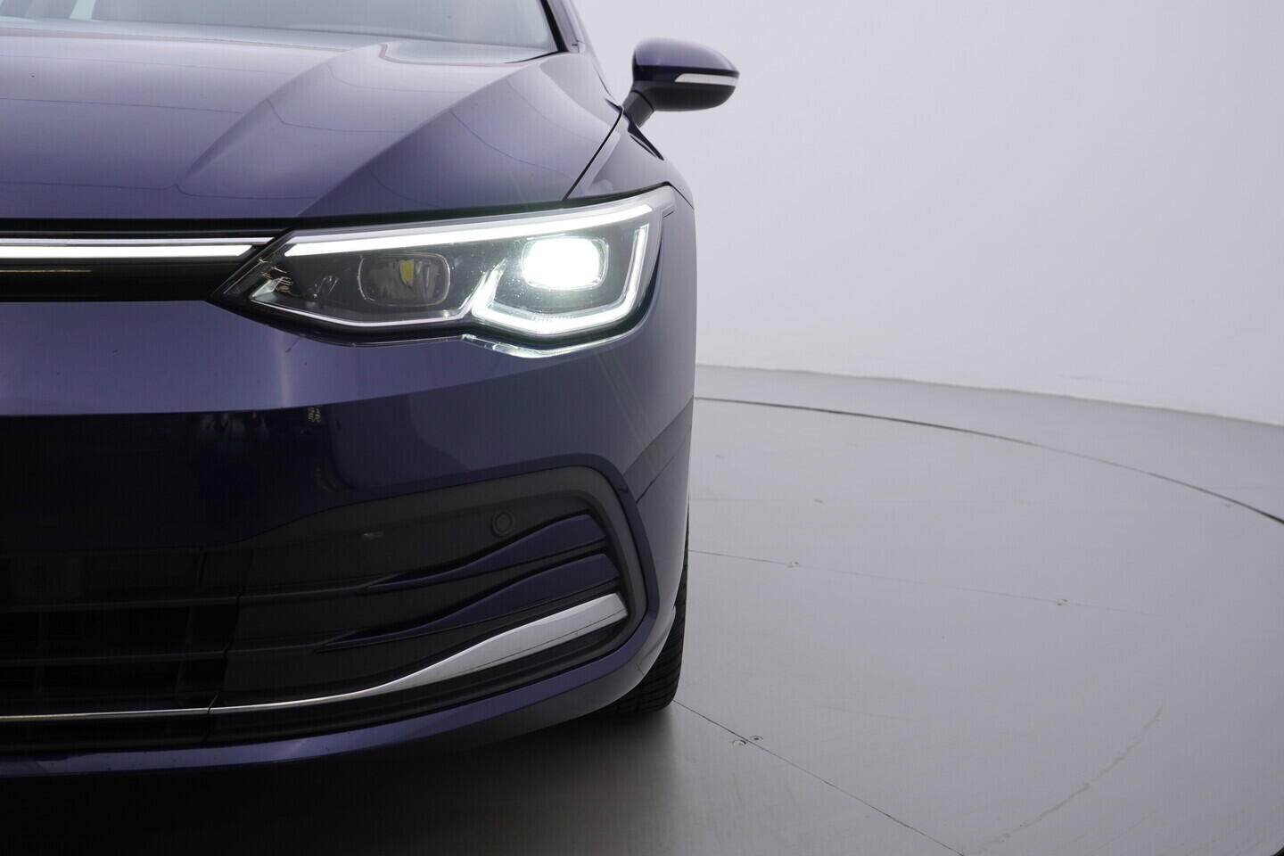 OV190V11059_42.webp_GOLF VARIANT Style 2.0 TDI 110 kW manuál, DPH