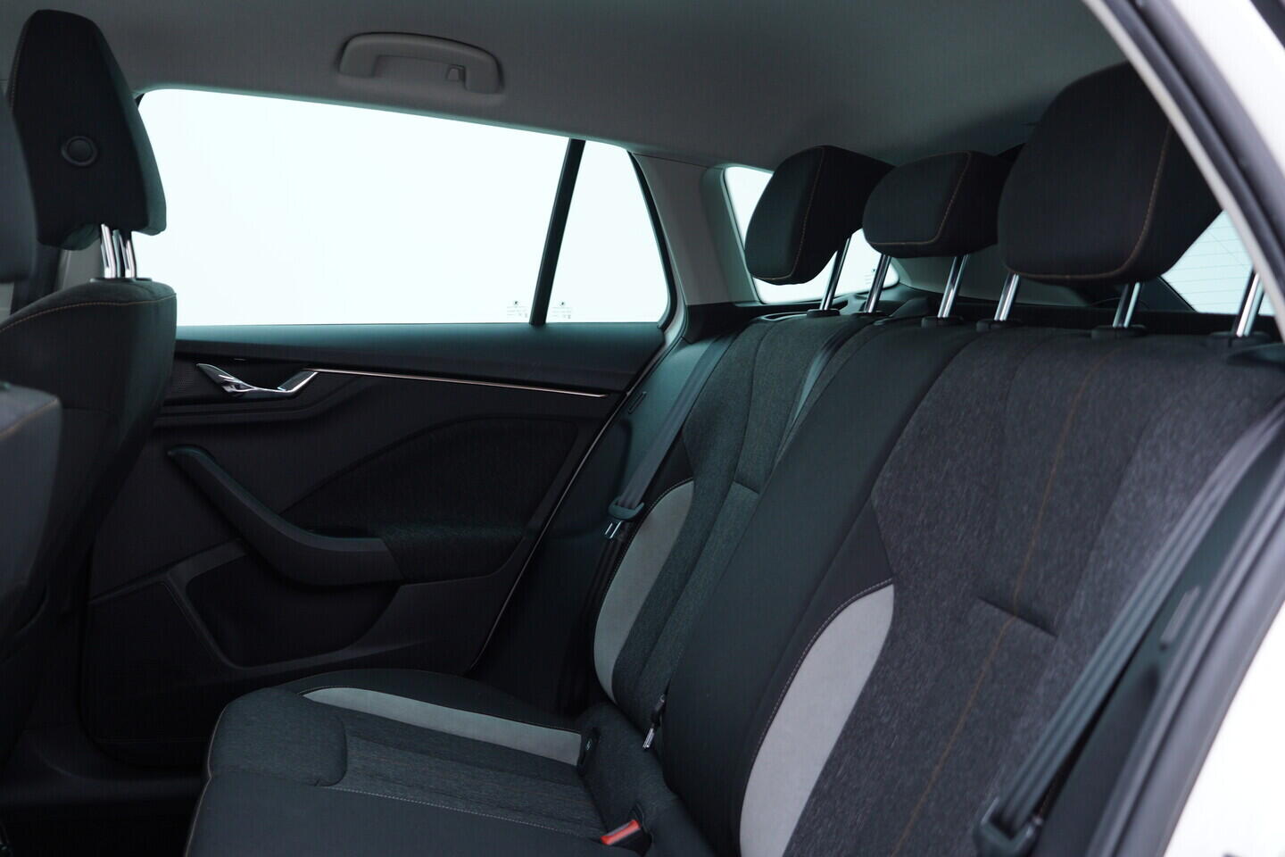 OV190V11060_35.webp_SCALA Style 1.0 TSI 81 kW manuál, DPH