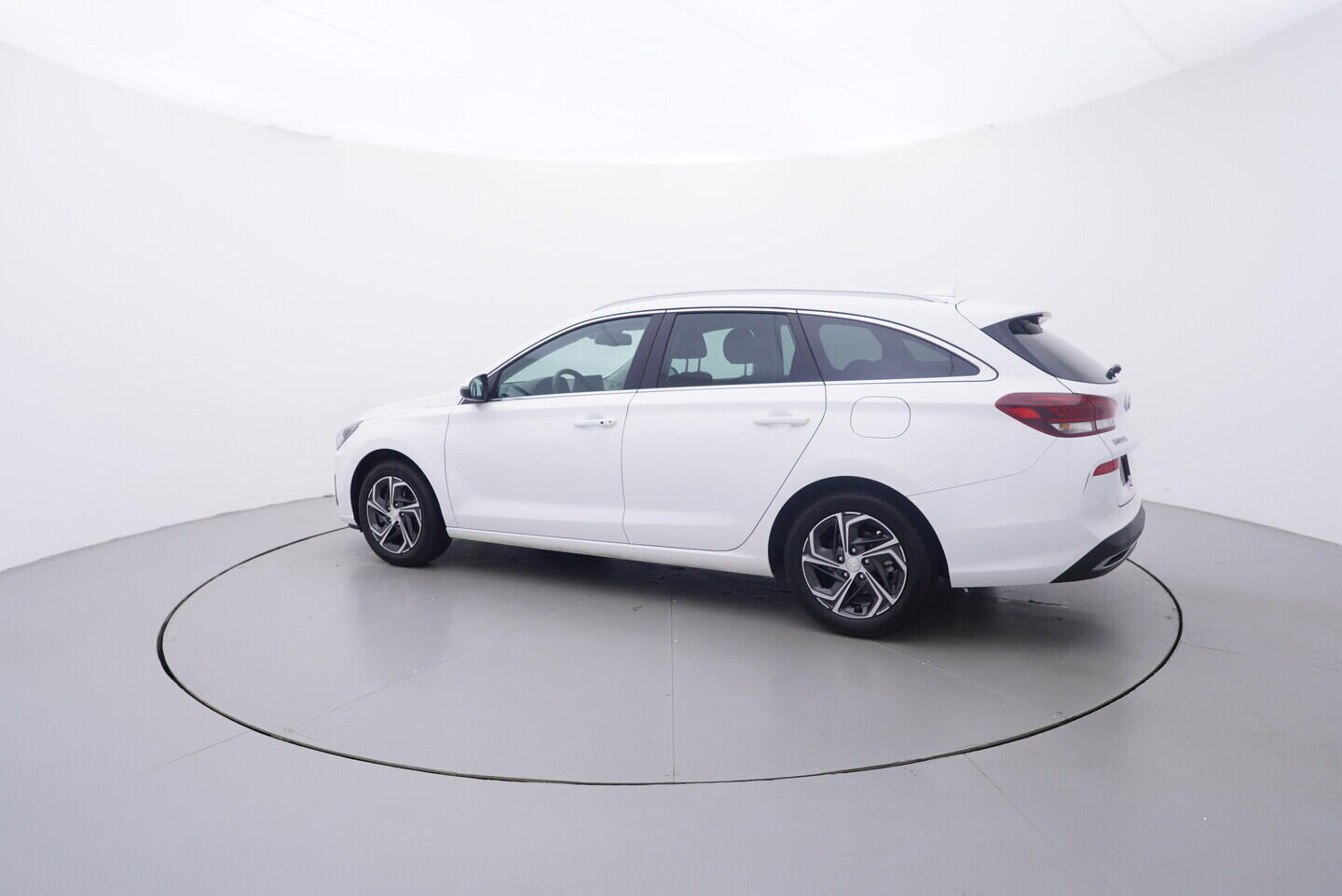 OV190V11062_12.webp_I30  1.5 DPi 80 kW manuál