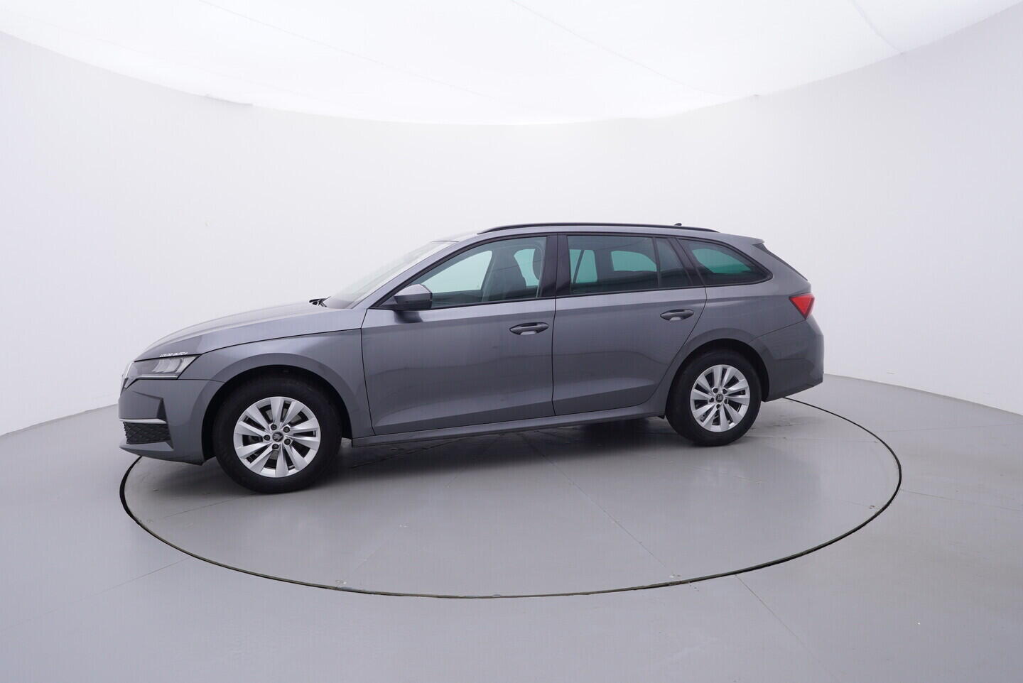 OV190V11065_11.webp_OCTAVIA Selection 1.5 TSI 110 kW manuál, DPH