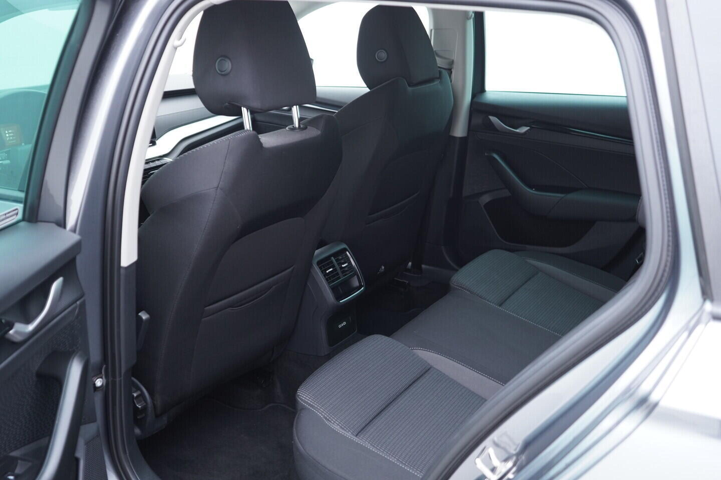 OV190V11065_29.webp_OCTAVIA Selection 1.5 TSI 110 kW manuál, DPH