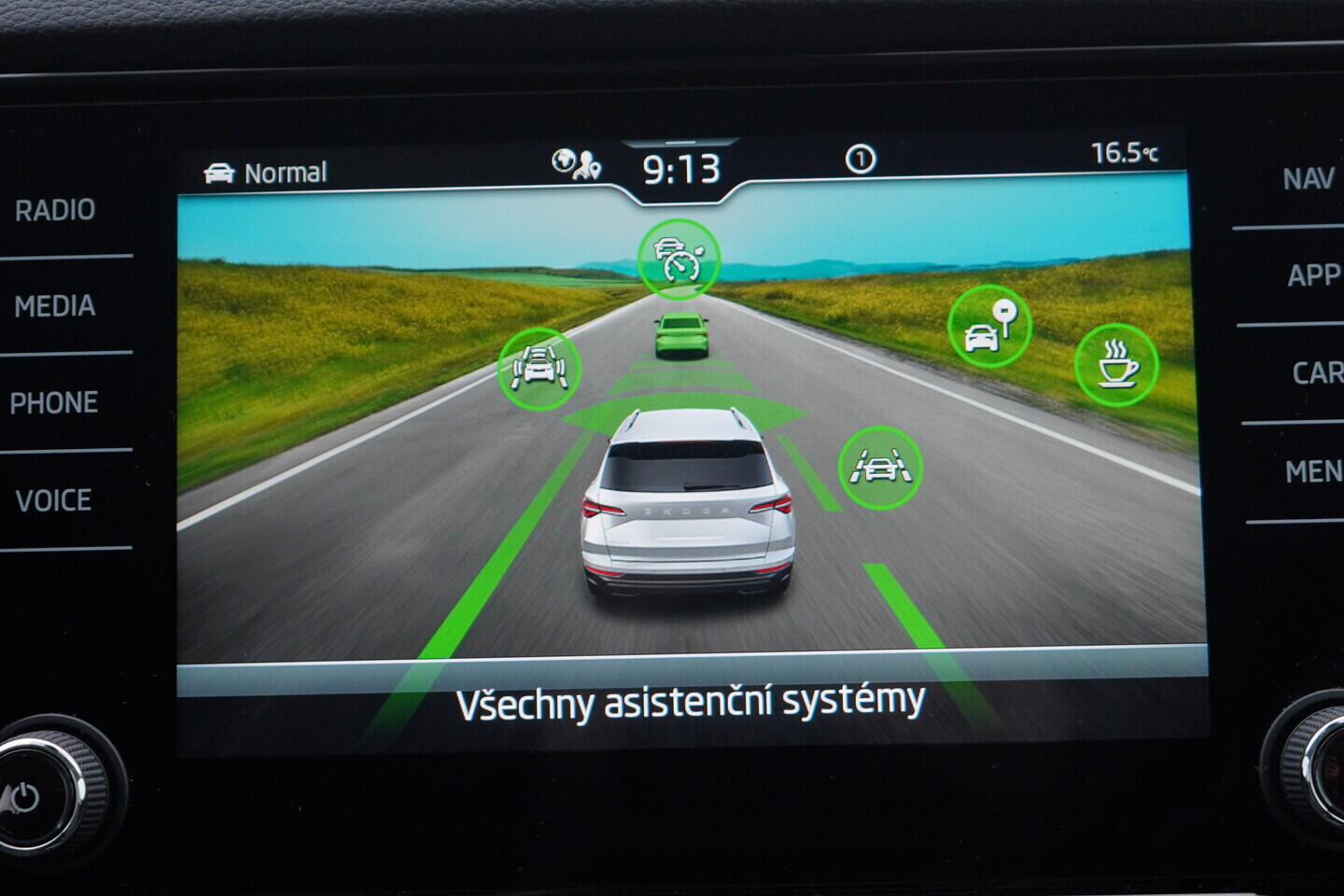 OV190V11066_30.webp_KAROQ Selection 1.5 TSI 110 kW automat, DPH