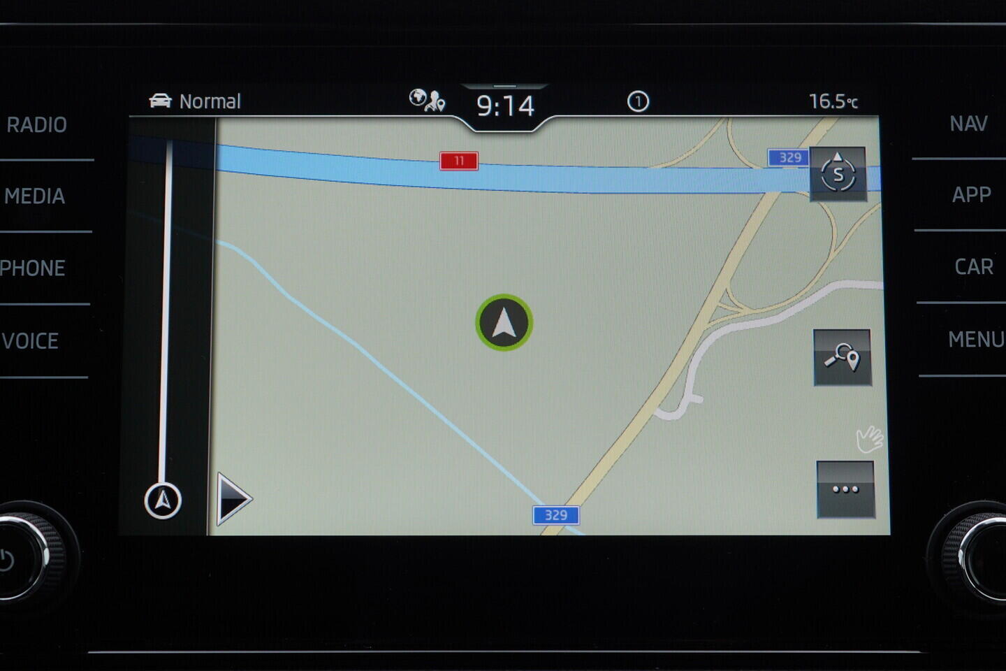 OV190V11066_33.webp_KAROQ Selection 1.5 TSI 110 kW automat, DPH