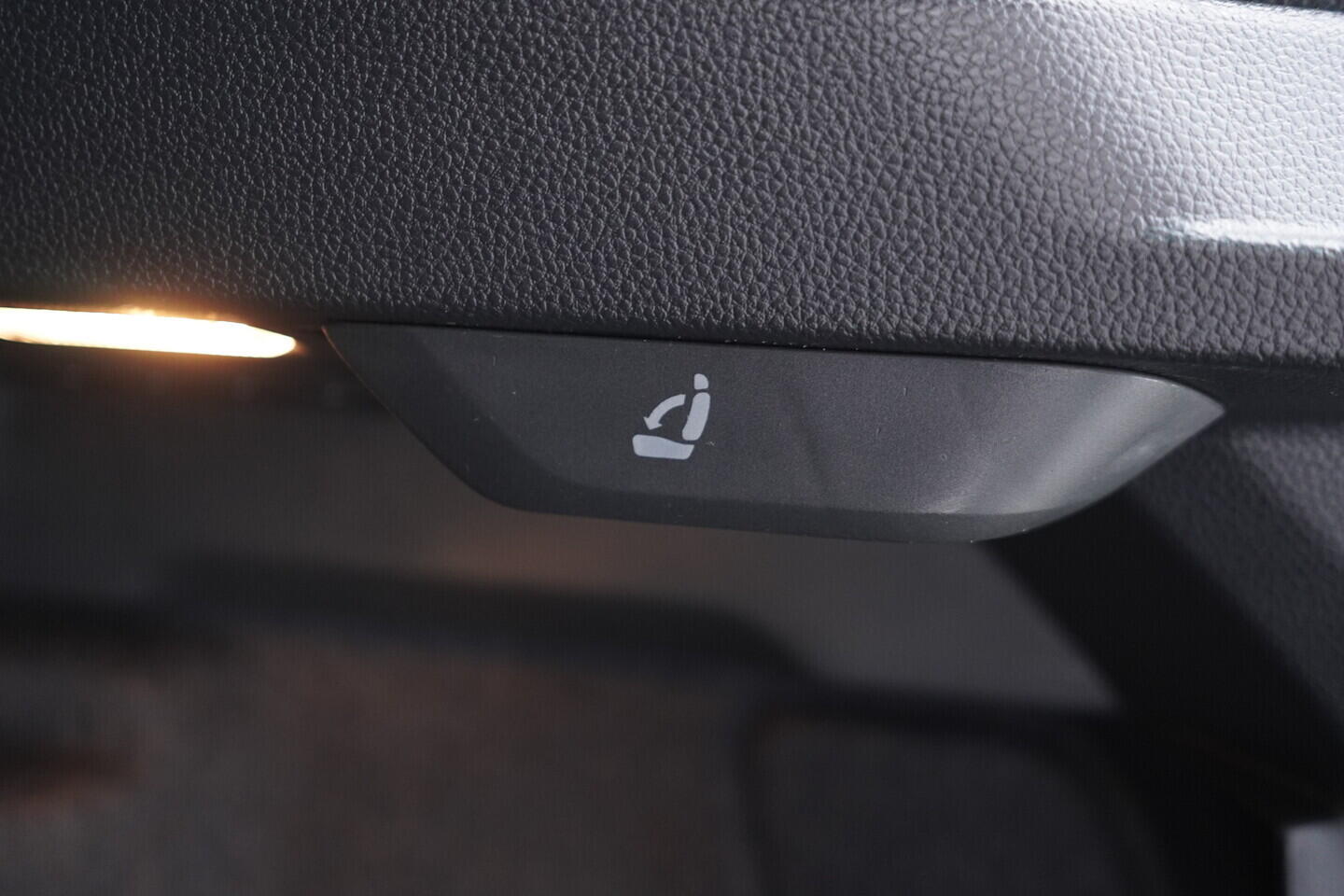 OV190V11066_41.webp_KAROQ Selection 1.5 TSI 110 kW automat, DPH