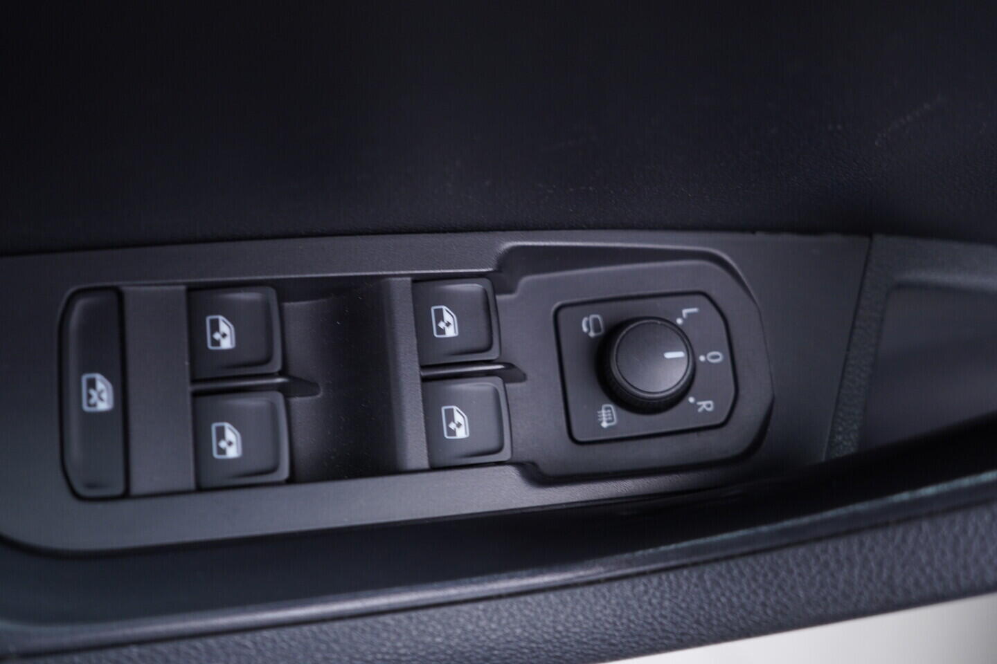 OV190V11067_20.webp_KAROQ Style 2.0 TDI 110 kW automat, DPH