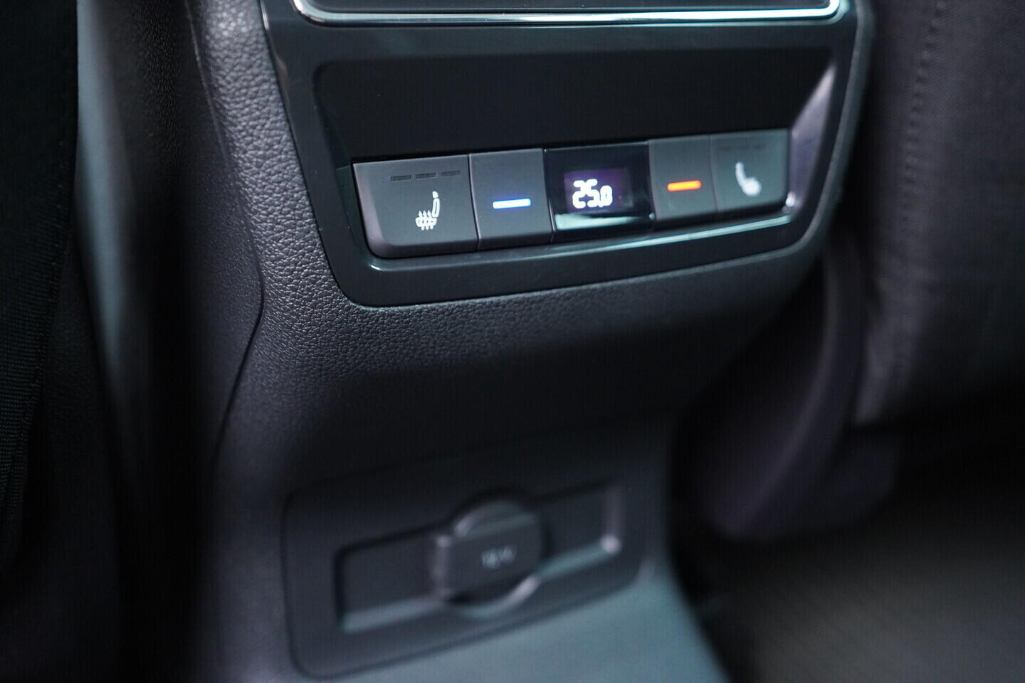 OV190V11067_24.webp_KAROQ Style 2.0 TDI 110 kW automat, DPH