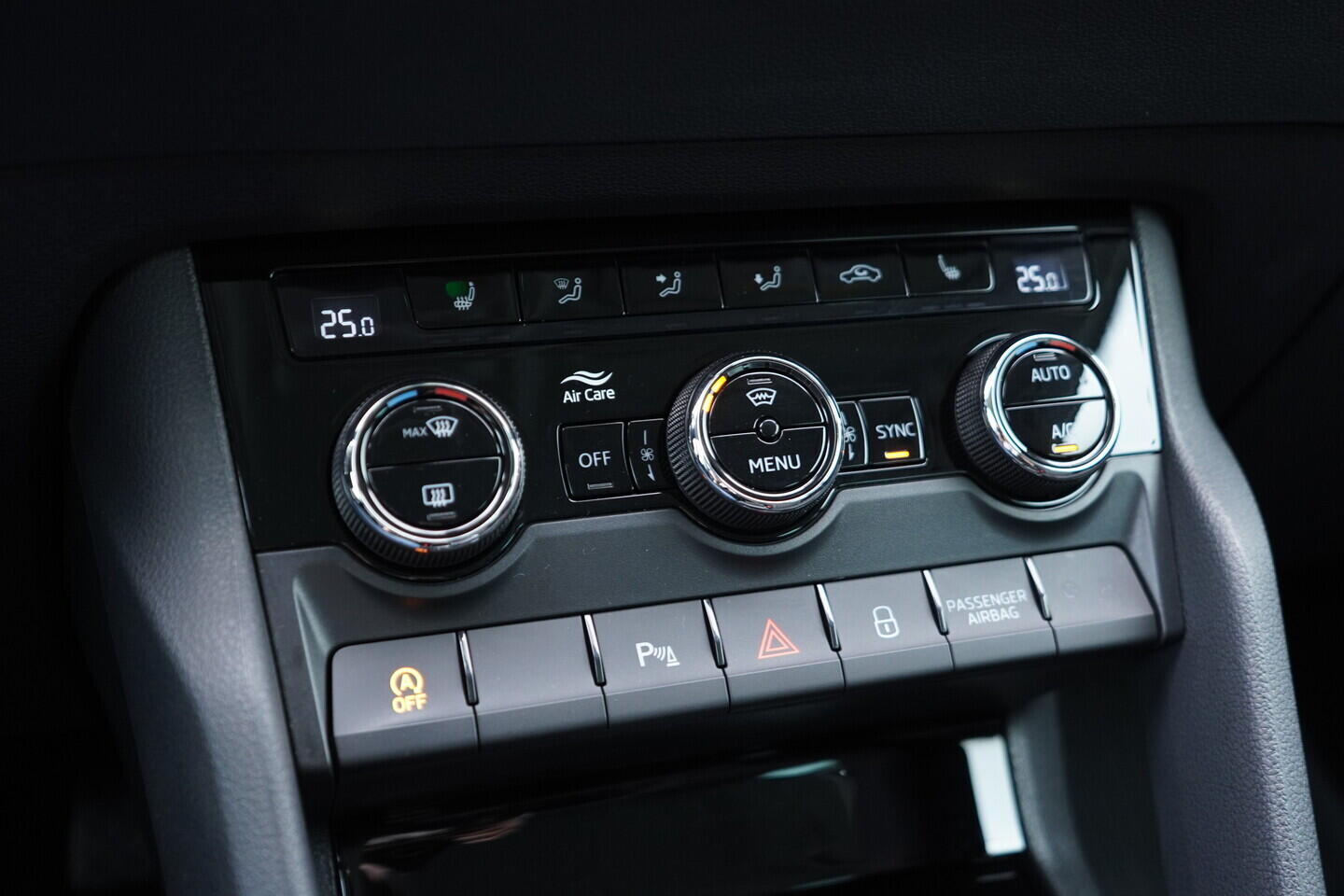 OV190V11067_34.webp_KAROQ Style 2.0 TDI 110 kW automat, DPH