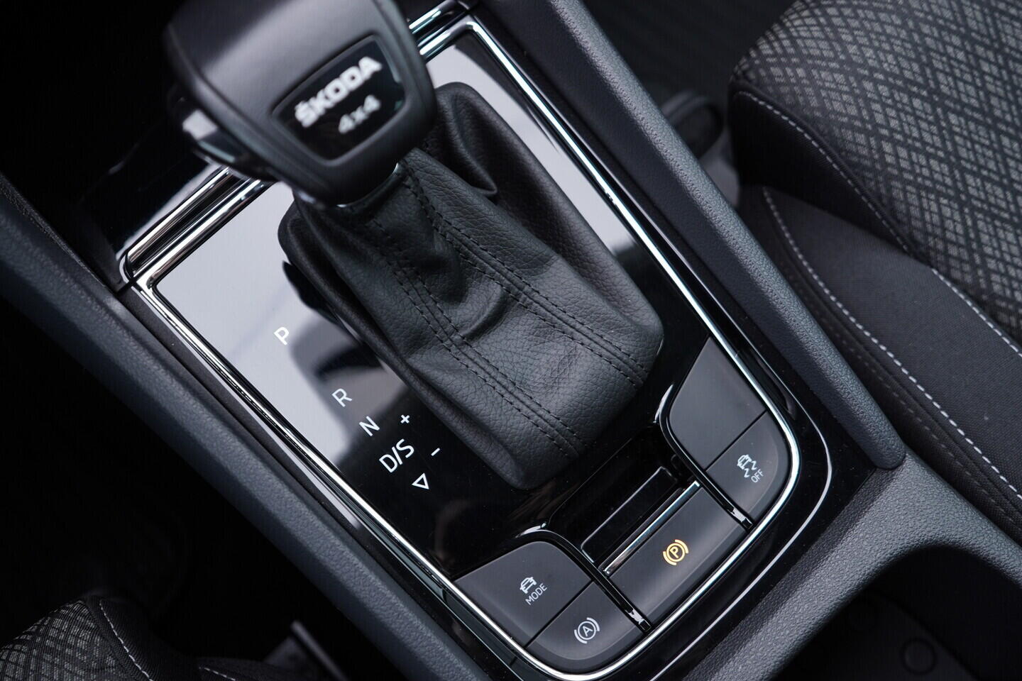 OV190V11067_37.webp_KAROQ Style 2.0 TDI 110 kW automat, DPH