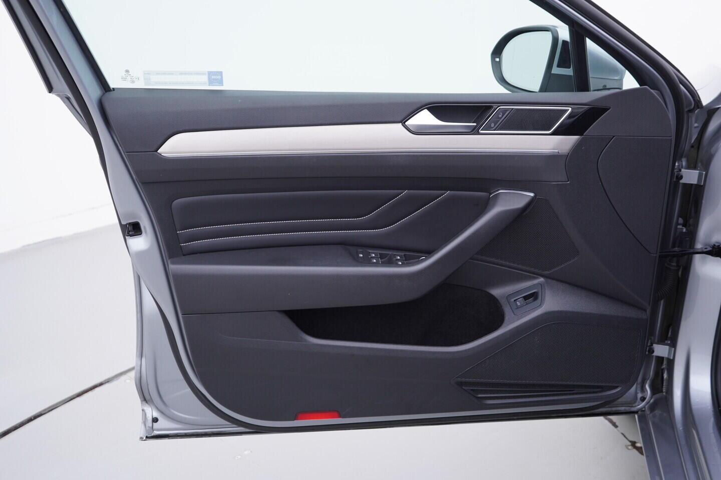 OV190V11068_19.webp_PASSAT VARIANT Elegance 2.0 TDI 110 kW automat, DPH