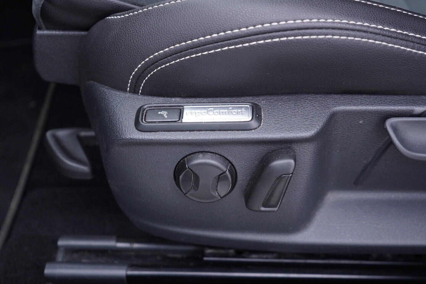 OV190V11068_22.webp_PASSAT VARIANT Elegance 2.0 TDI 110 kW automat, DPH