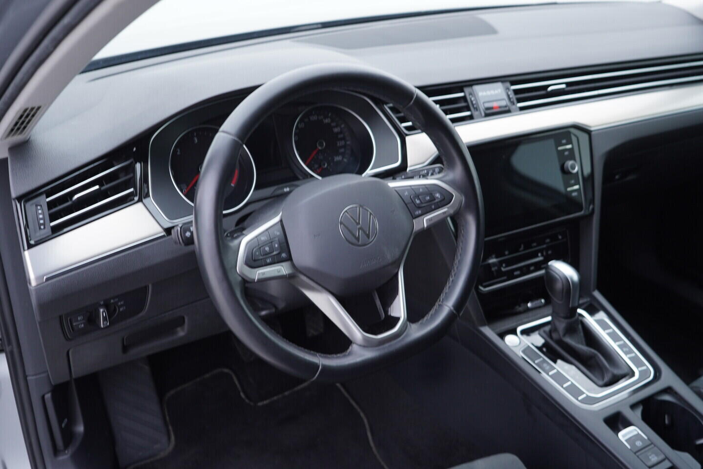 OV190V11068_23.webp_PASSAT VARIANT Elegance 2.0 TDI 110 kW automat, DPH