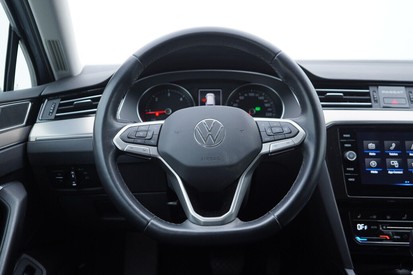 OV190V11068_28.webp_PASSAT VARIANT Elegance 2.0 TDI 110 kW automat, DPH