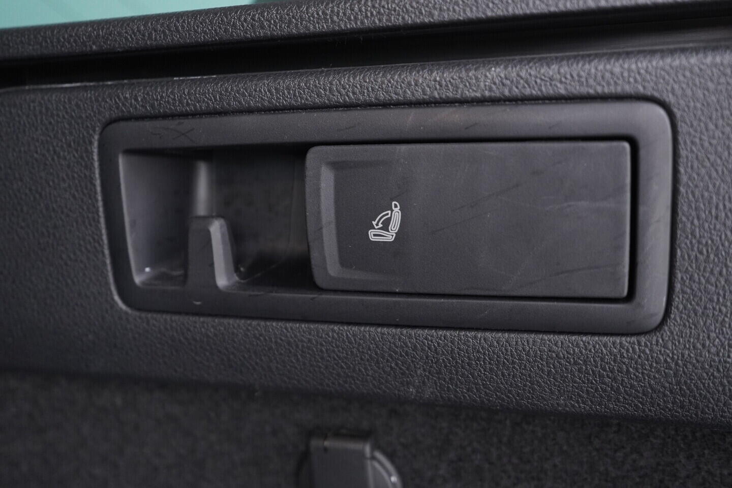 OV190V11068_40.webp_PASSAT VARIANT Elegance 2.0 TDI 110 kW automat, DPH