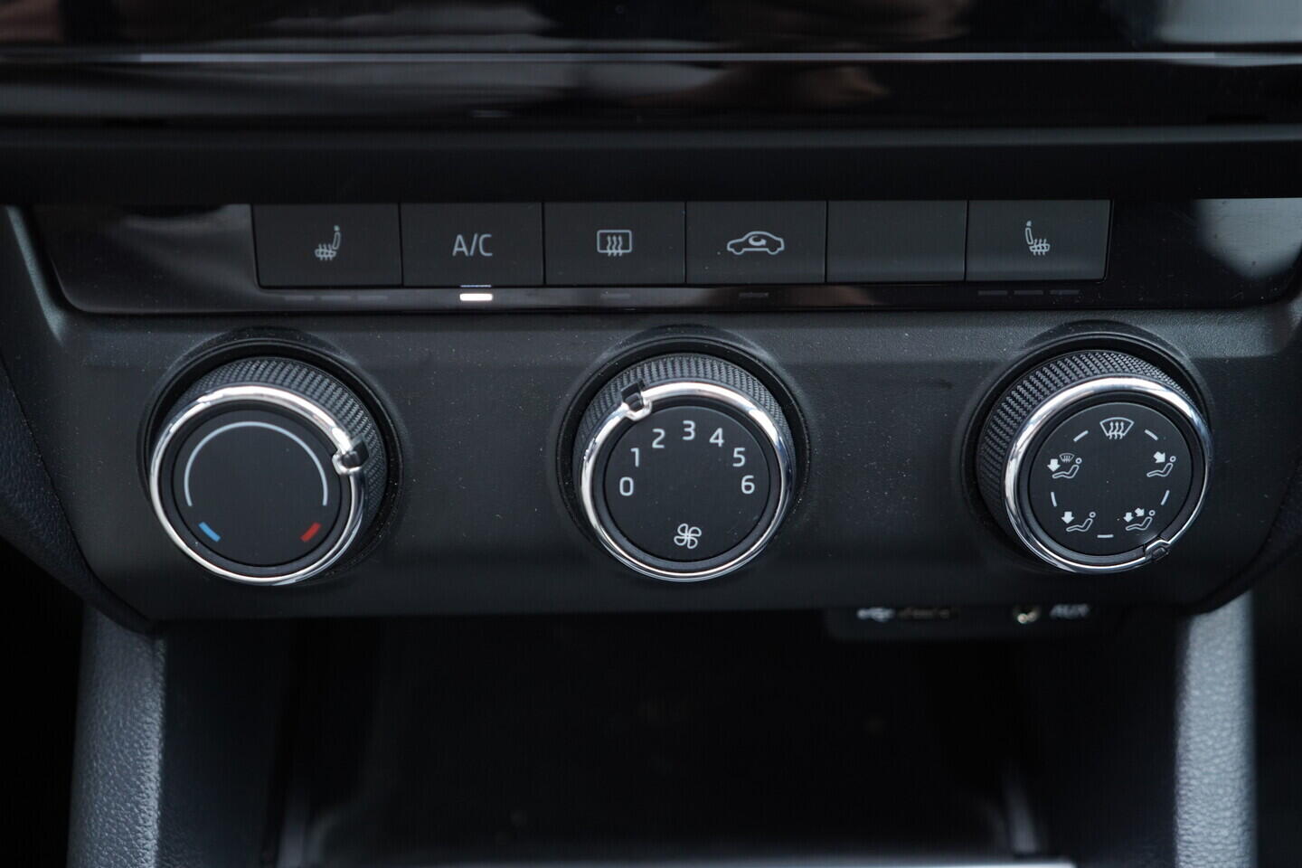 OV190V11072_35.webp_OCTAVIA Ambition 1.6 TDI 81 kW manuál, DPH