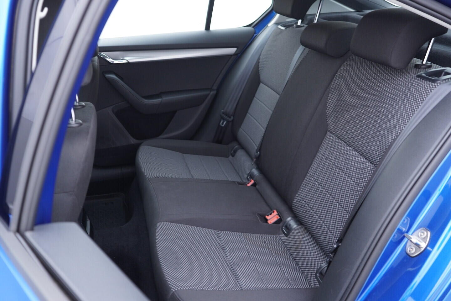 OV190V11072_39.webp_OCTAVIA Ambition 1.6 TDI 81 kW manuál, DPH