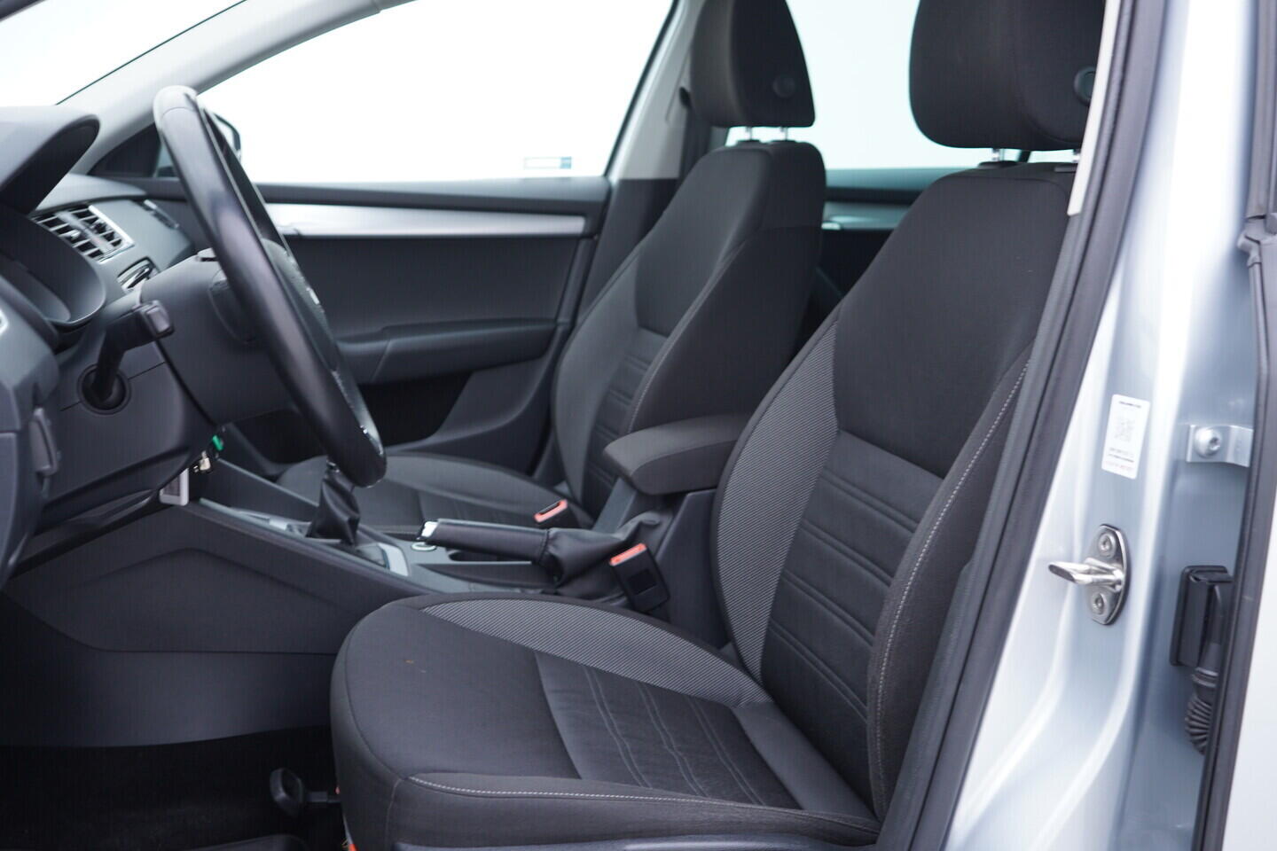 OV190V11073_22.webp_OCTAVIA Ambition Plus 1.6 TDI 85 kW manuál, DPH