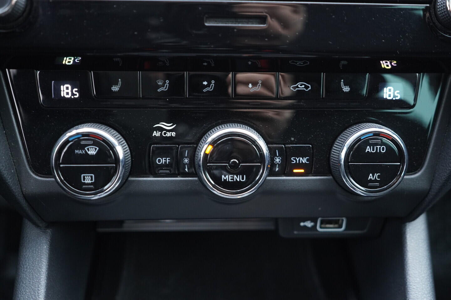 OV190V11073_32.webp_OCTAVIA Ambition Plus 1.6 TDI 85 kW manuál, DPH