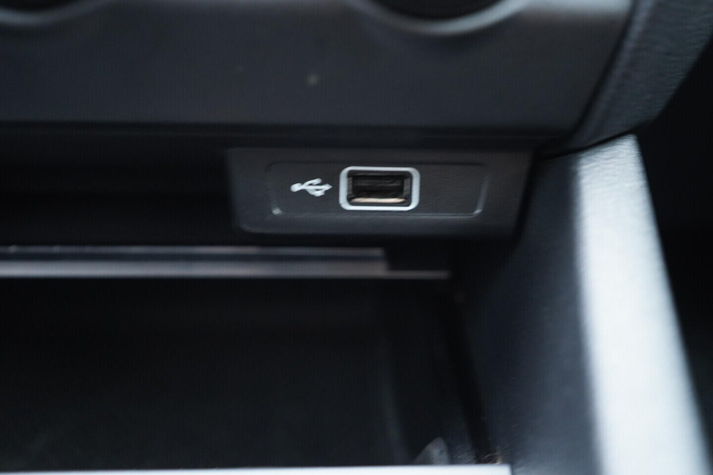 OV190V11073_33.webp_OCTAVIA Ambition Plus 1.6 TDI 85 kW manuál, DPH