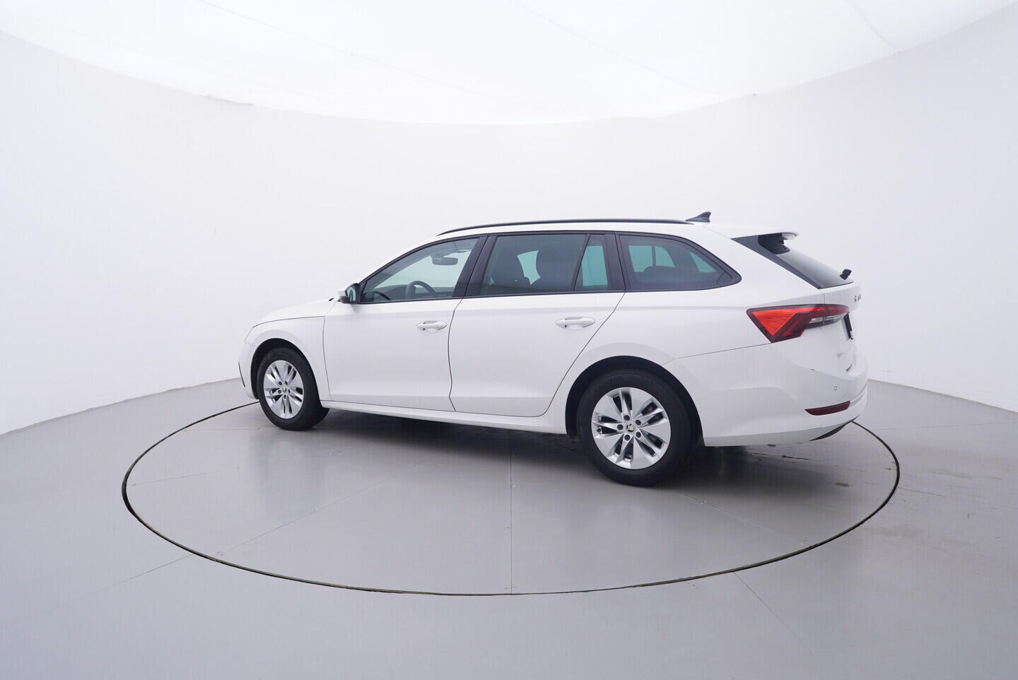 OV190V11074_12.webp_OCTAVIA Ambition 2.0 TDI 85 kW manuál, DPH