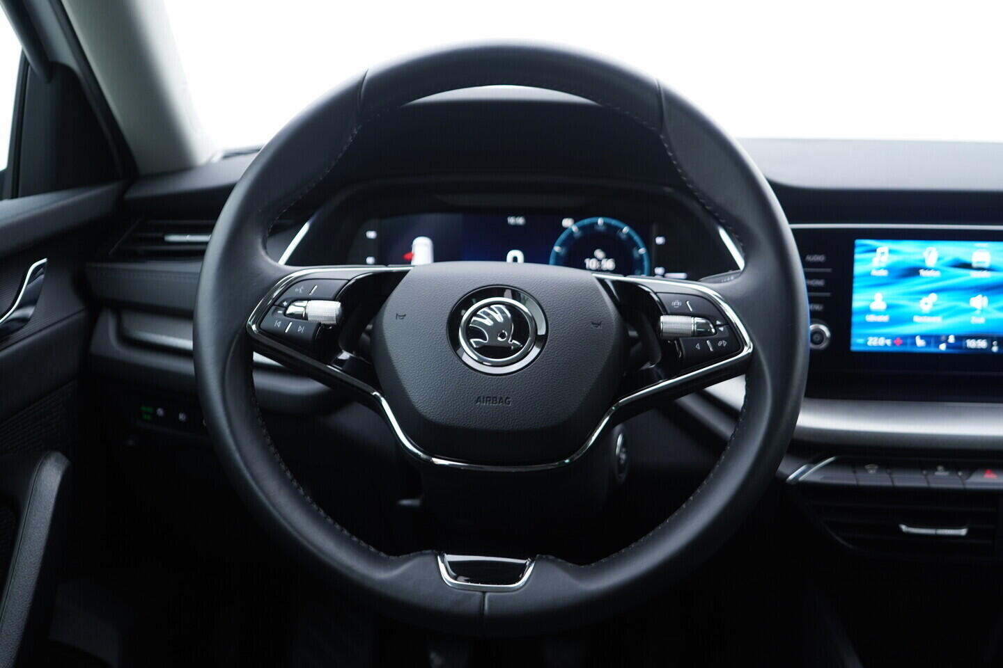 OV190V11074_26.webp_OCTAVIA Ambition 2.0 TDI 85 kW manuál, DPH