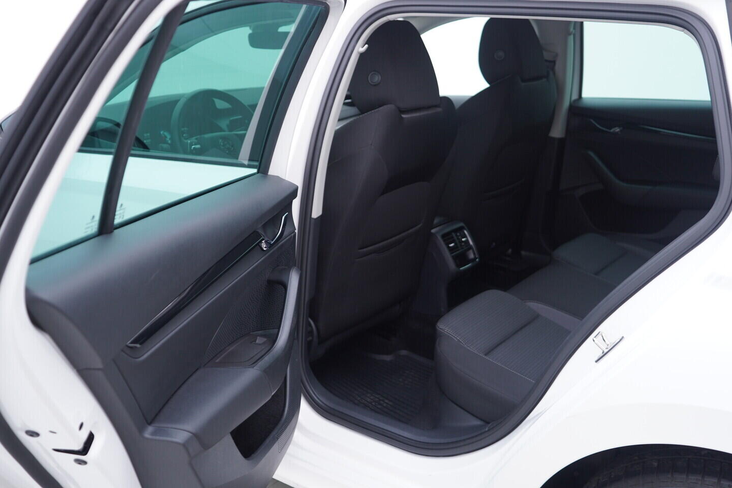 OV190V11074_34.webp_OCTAVIA Ambition 2.0 TDI 85 kW manuál, DPH