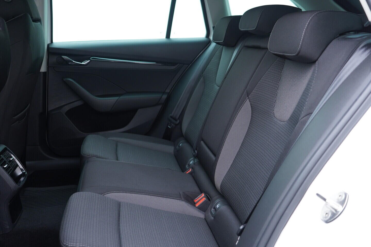 OV190V11074_36.webp_OCTAVIA Ambition 2.0 TDI 85 kW manuál, DPH