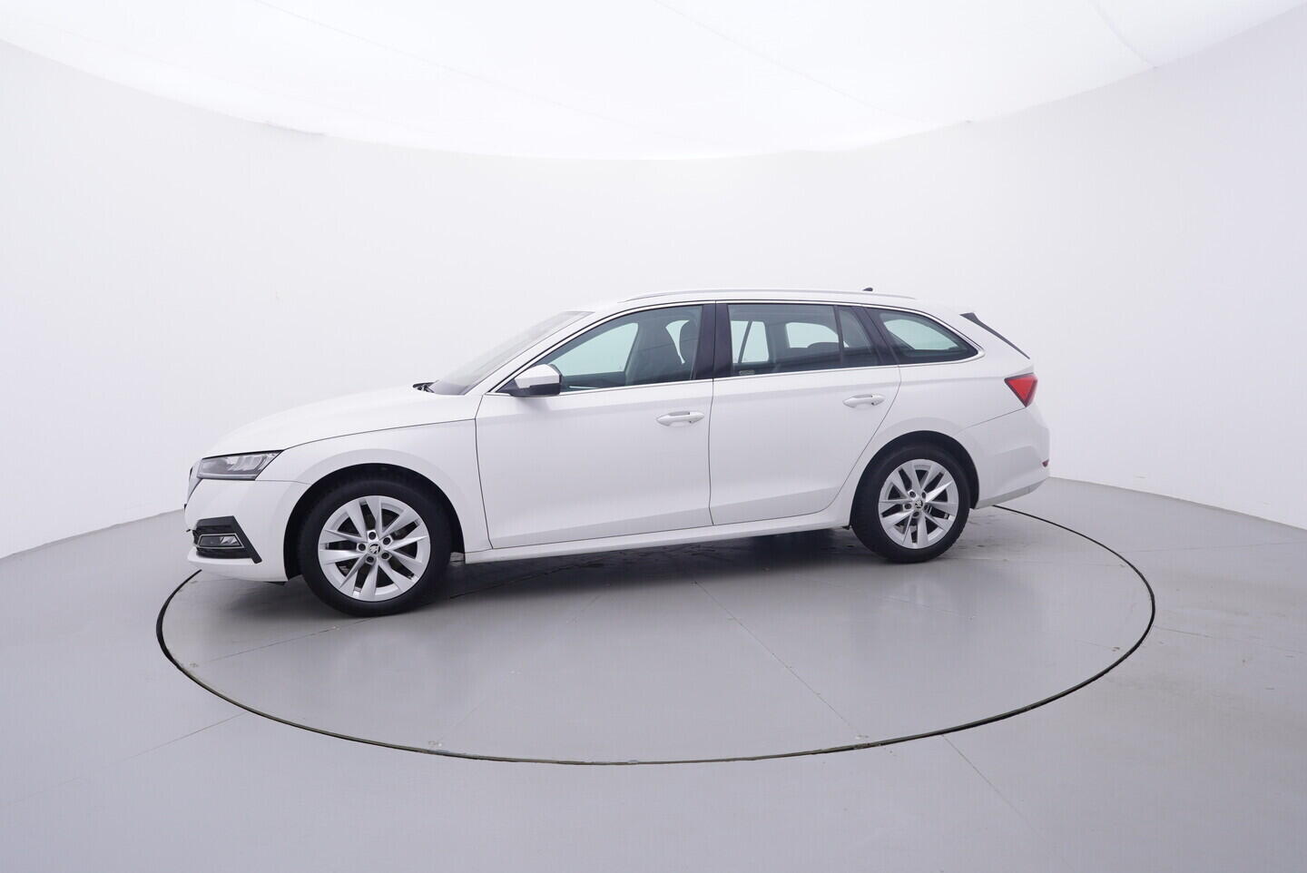 OV190V11075_11.webp_OCTAVIA Style 2.0 TDI 85 kW manuál, DPH