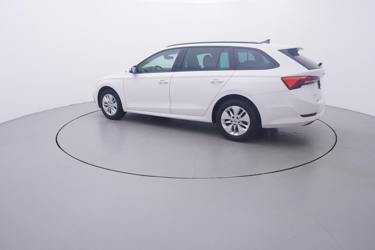 OV190V11076_12.webp_OCTAVIA Ambition 2.0 TDI 85 kW manuál, DPH