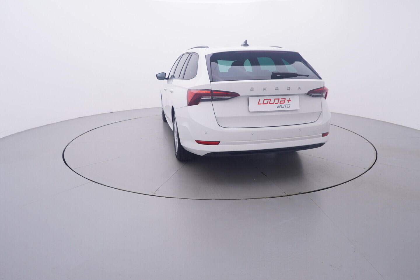 OV190V11076_13.webp_OCTAVIA Ambition 2.0 TDI 85 kW manuál, DPH