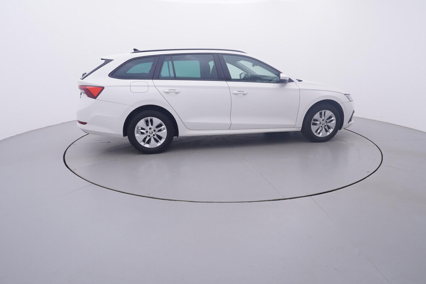 OV190V11076_15.webp_OCTAVIA Ambition 2.0 TDI 85 kW manuál, DPH