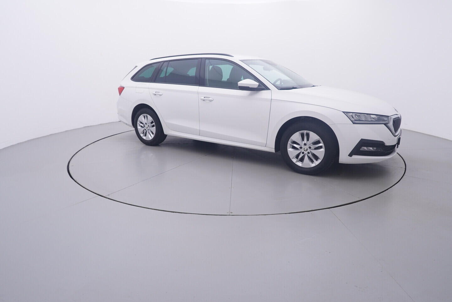 OV190V11076_16.webp_OCTAVIA Ambition 2.0 TDI 85 kW manuál, DPH