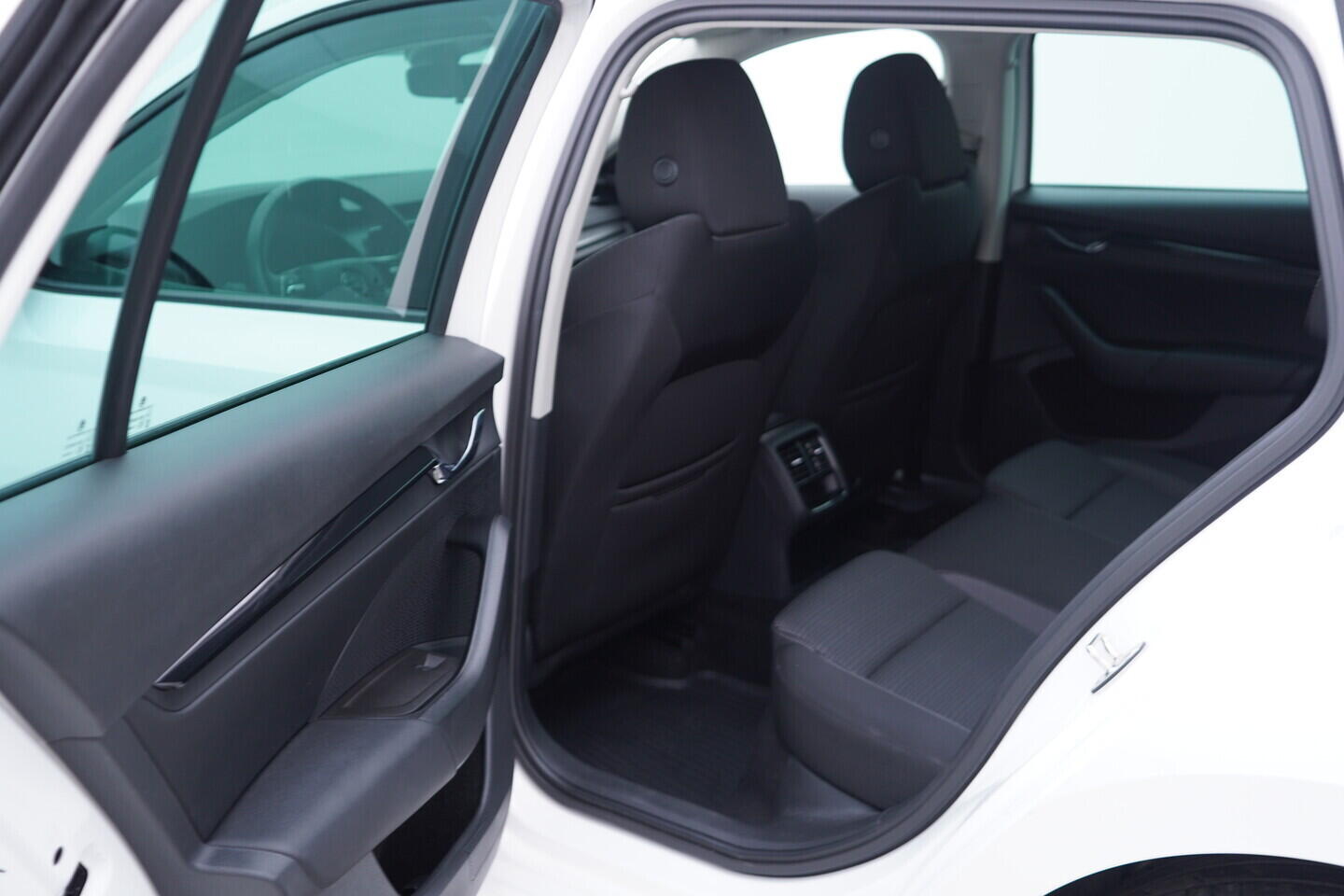 OV190V11076_34.webp_OCTAVIA Ambition 2.0 TDI 85 kW manuál, DPH