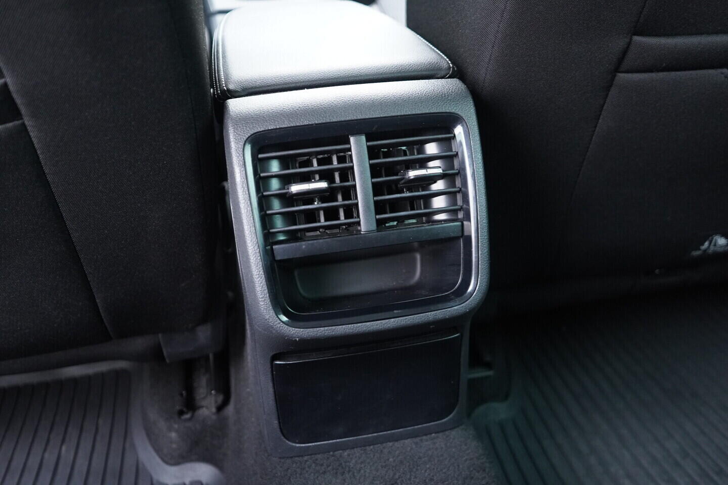 OV190V11076_35.webp_OCTAVIA Ambition 2.0 TDI 85 kW manuál, DPH