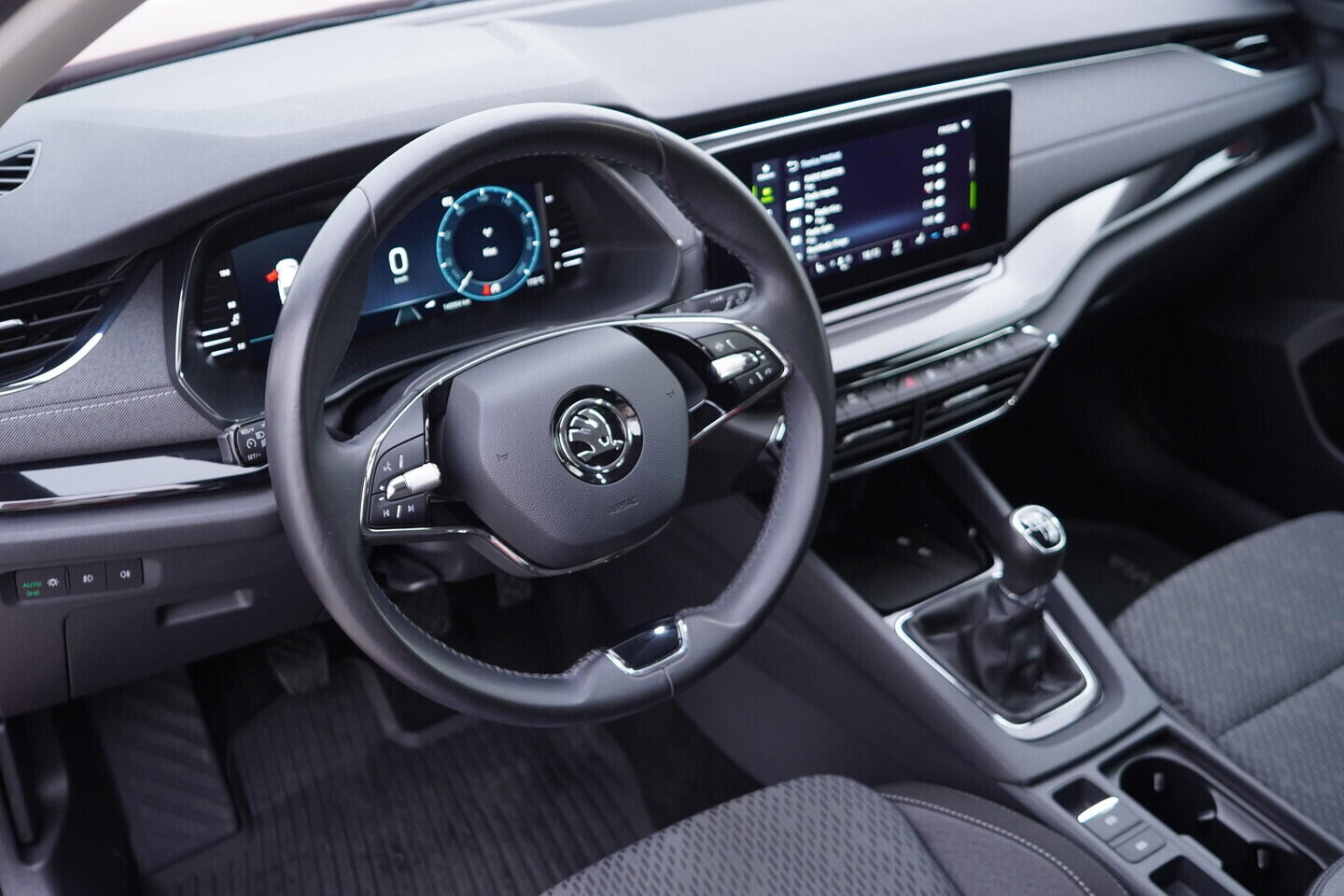 OV190V11077_21.webp_OCTAVIA Style 1.5 TSI 110 kW manuál, DPH