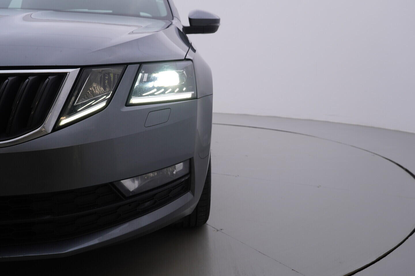 OV190V11080_40.webp_OCTAVIA Ambition 1.4 TSI 110 kW manuál