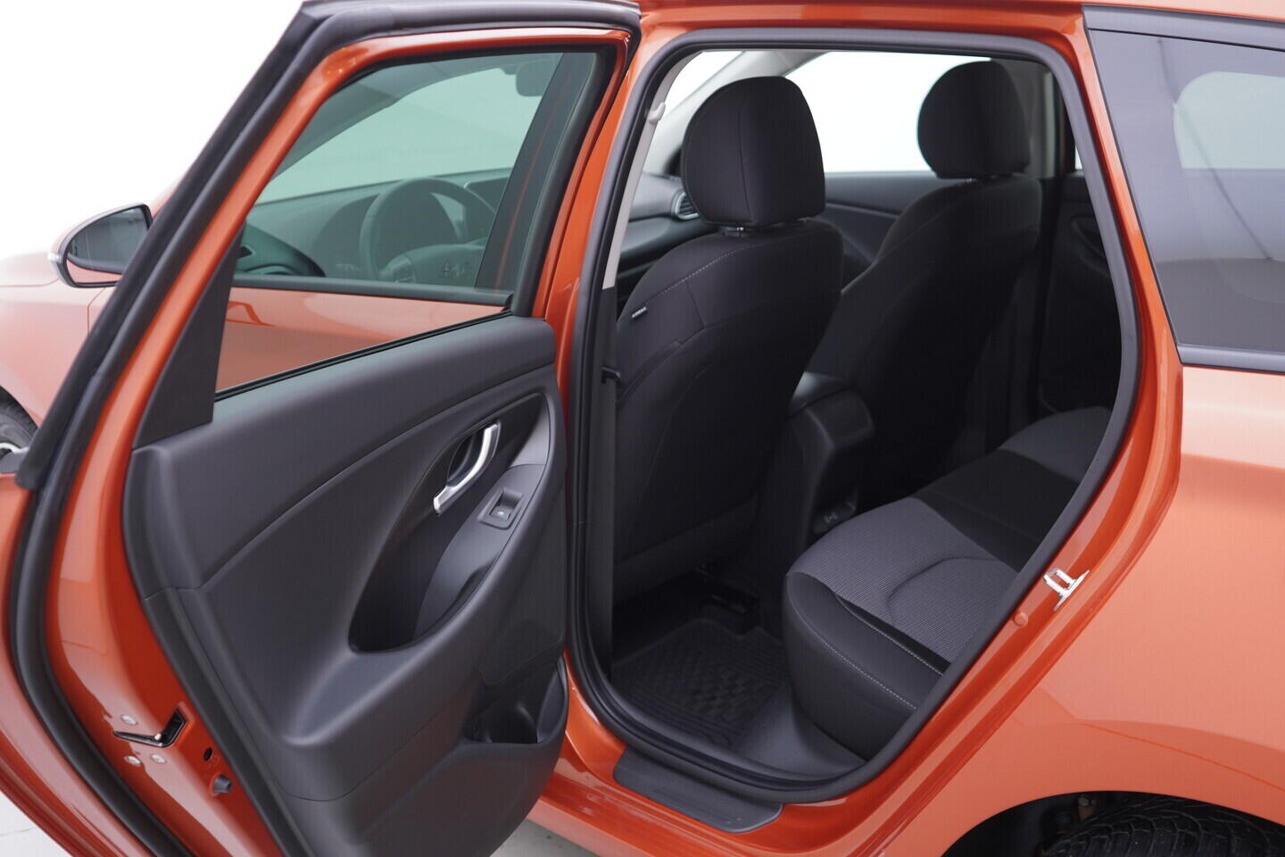 OV190V11081_33.webp_I30  1.5 GDI 70 kW manuál, DPH