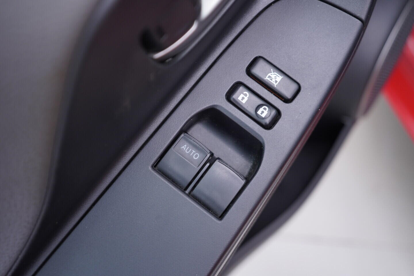 OV190V11083_20.webp_YARIS  1.0 . 51 kW manuál