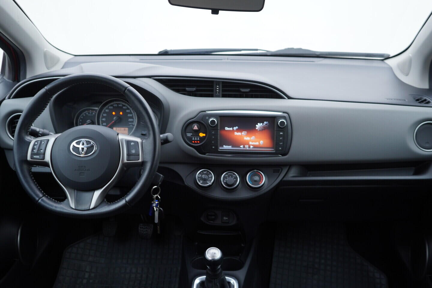 OV190V11083_25.webp_YARIS  1.0 . 51 kW manuál