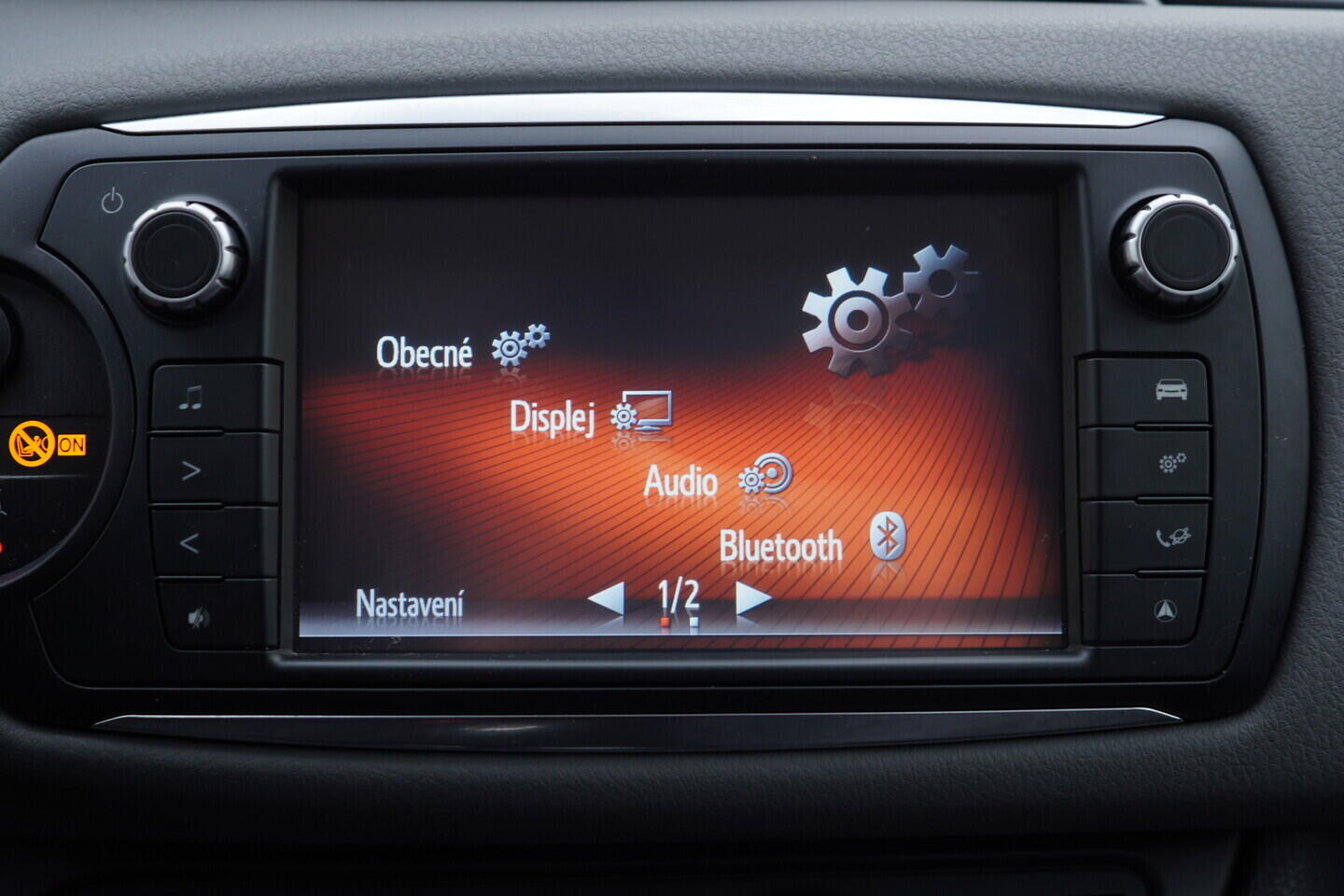 OV190V11083_27.webp_YARIS  1.0 . 51 kW manuál