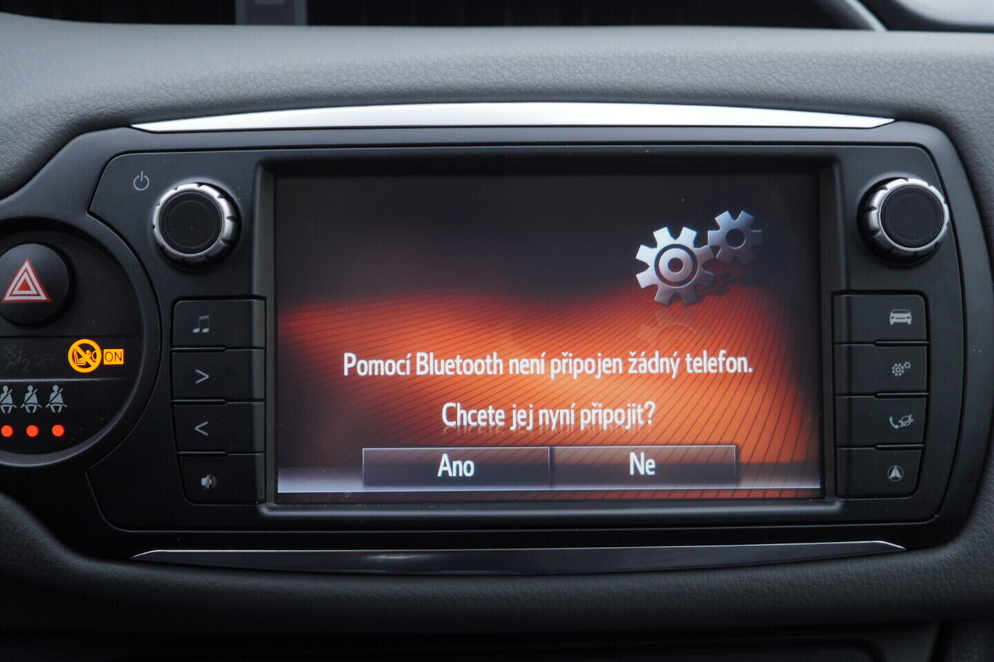 OV190V11083_28.webp_YARIS  1.0 . 51 kW manuál