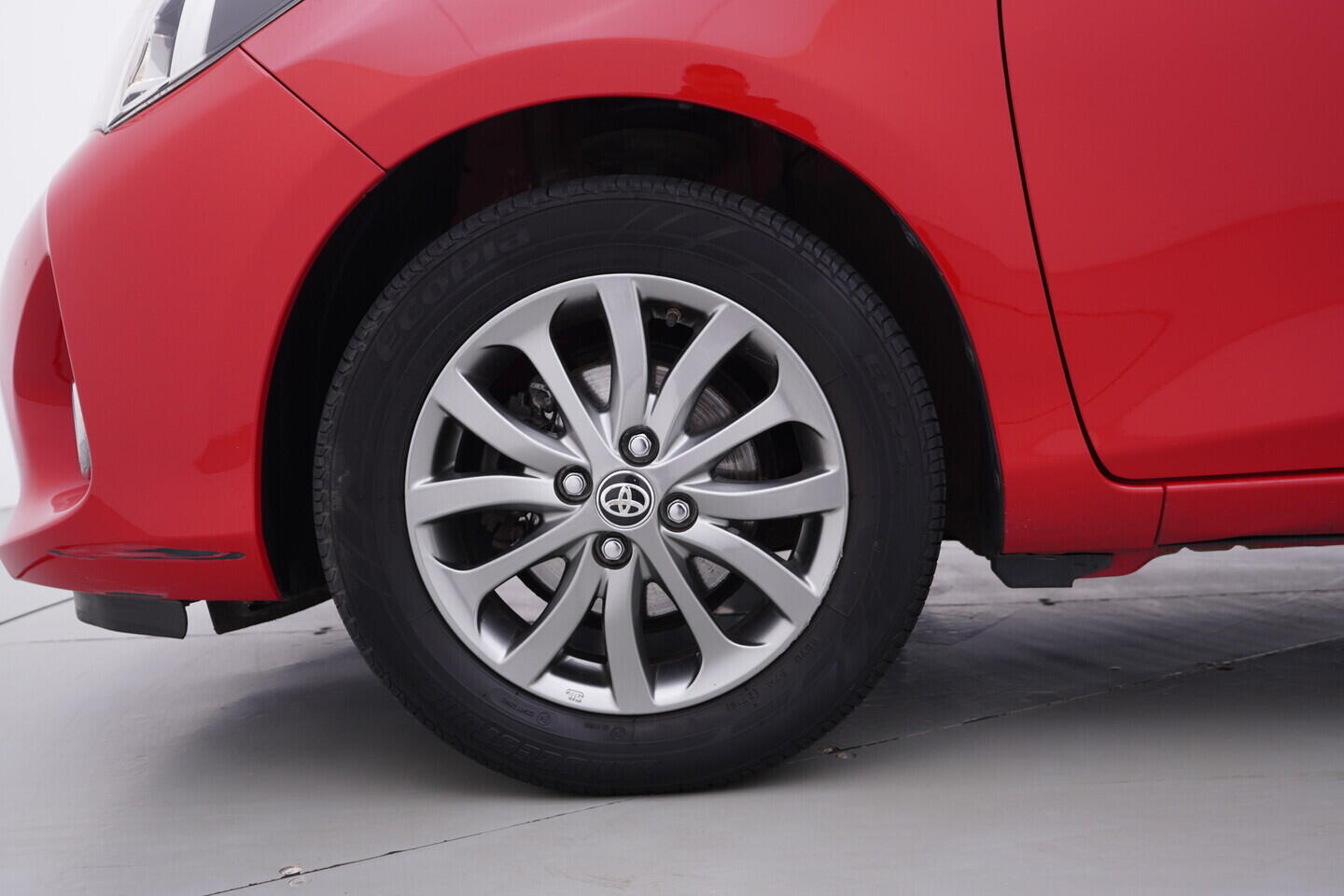 OV190V11083_34.webp_YARIS  1.0 . 51 kW manuál