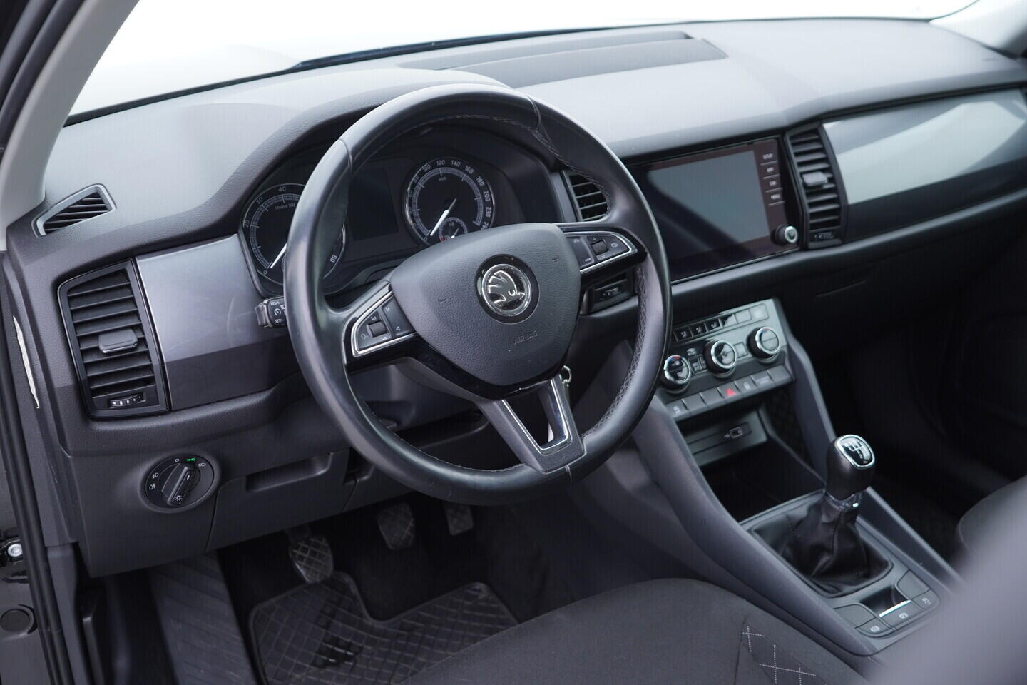 OV190V11089_21.webp_KODIAQ Active 1.5 TSI 110 kW manuál