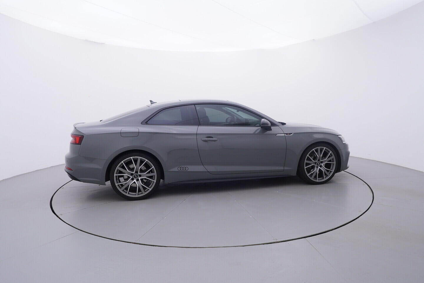 OV190V11093_15.webp_A5 S-Line 3.0 TDI 210 kW automat, DPH