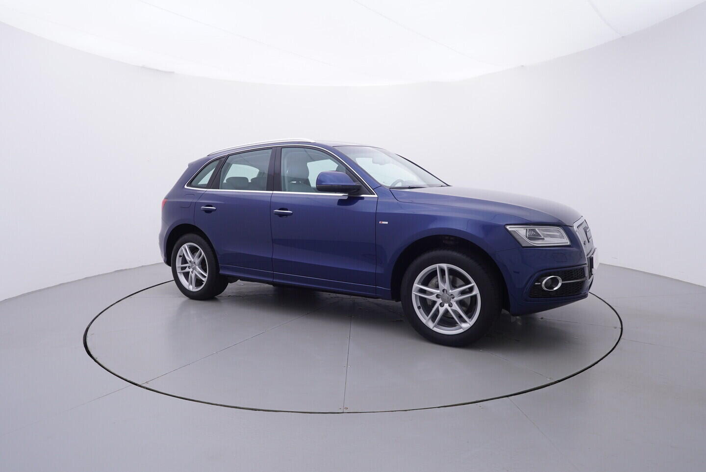 OV190V11095_16.webp_Q5 S-line 2.0 TDI 110 kW manuál