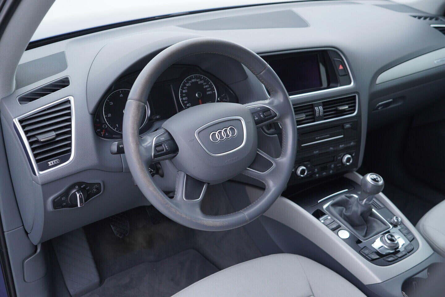 OV190V11095_21.webp_Q5 S-line 2.0 TDI 110 kW manuál